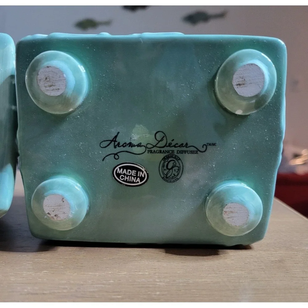 Vintage Greenleaf Home Aroma Decor Ceramic Fragrance Diffuser‎ in Sage Green